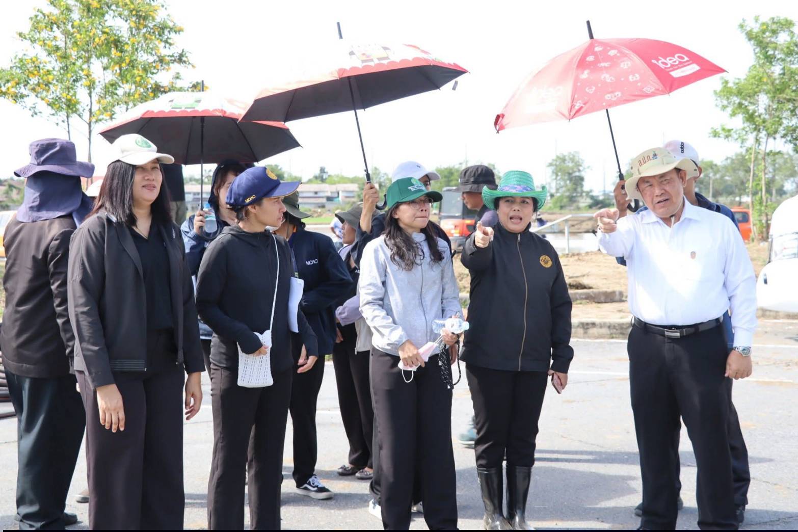 title - เลขาธิการสำนักงานการปฏิรูปที่ดินเพื่อเกษตรกรรม ลงพื้นที่ตรวจความพร้อมการจัดเตรียมงานกิจกรรมจิตอาสา กระทรวงเกษตรและสหกรณ์ เนื่องในโอกาสวันเฉลิมพระชนม์พรรษา สมเด็จพระนางเจ้าสุทิดา พัชรสุธาพิมลลักษณ พระบรมราชินี ในวันที่ 23 มิถุนายน 2569